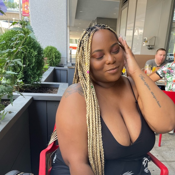 Meet your Posher, Samantha - Picture 1 of 1